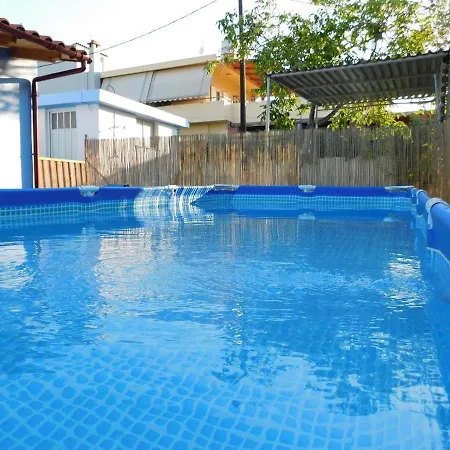 M & M House Ayiá